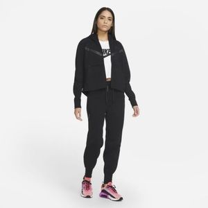 Women’s Nike tech